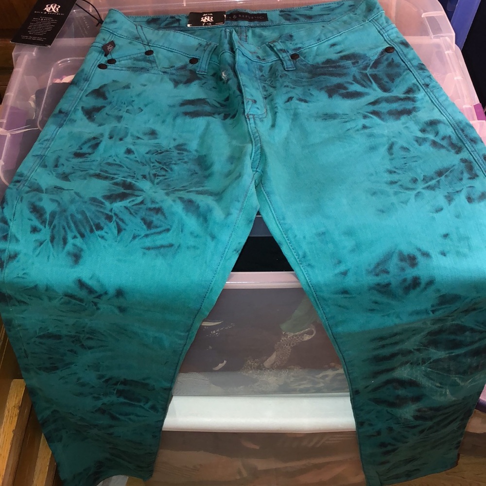 ROCK & REPUBLIC  beautiful lightweight Teal Tie Dye denim stretch skinny NWT